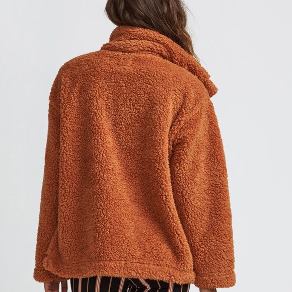 Billabong Cozy Days Sherpa Jacket - Size Large, Gently Used, Warm & Stylish - Picture 2 of 5
